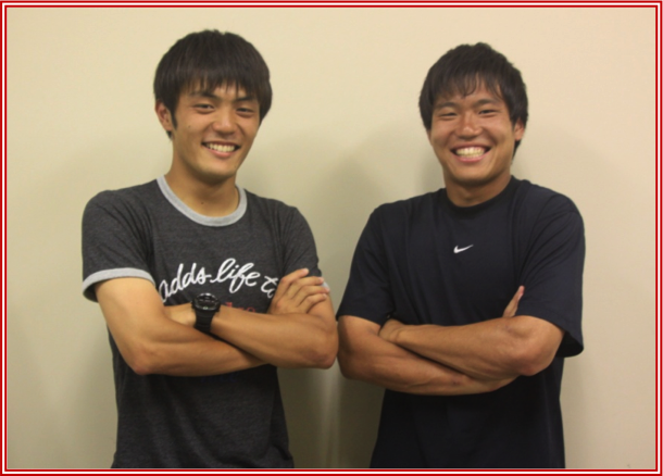 奥山選手（左）と金澤選手（右）。仲の良いお２人は同じポーズをとってくれました。